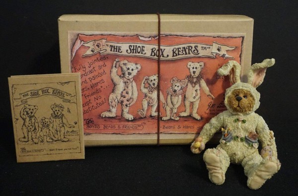 Boyds Bears Resin Figurine Shoe Box Rabbit MOMMA GRIZBERG EGG DECORATOR Easter 3211