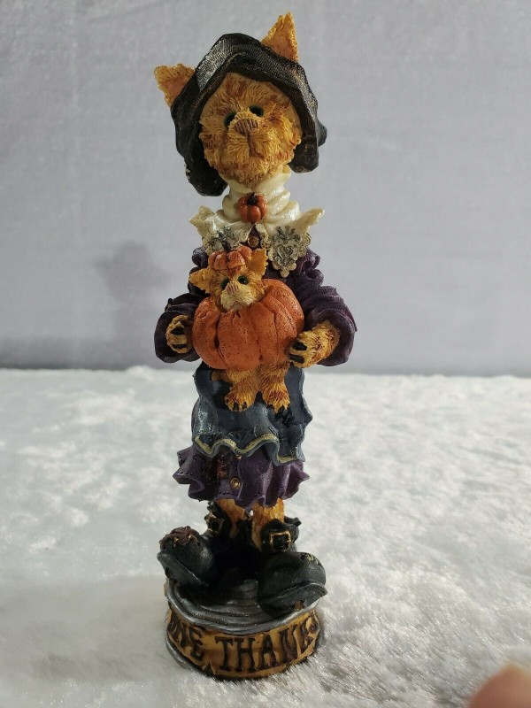 Boyds Bears Autumn Thanksgiving Folkstone Resin Figurine Purrscilla....Give Thanks 2866