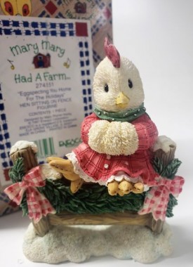 Enesco Mary Mary Had A Farm #274151 1997 "Eggspecting You Home For The Holidays" Hen Sitting On Fence Figurine