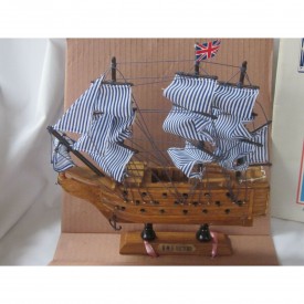 Heritage Mint Tall Ships of the World Collection 15.5 Tall Replica Ship - The HMS Victory