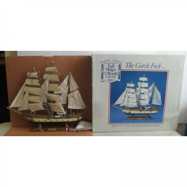 Heritage Mint Tall Ships of the World Collection 17.5 Tall Replica Ship - The Gorch Fock