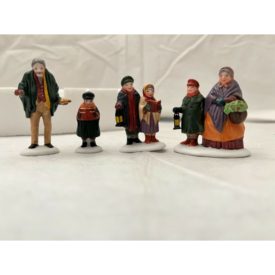Dept 56 Heritage Village Accessory Carolers On The Doorstep Figurine Set 5570-0