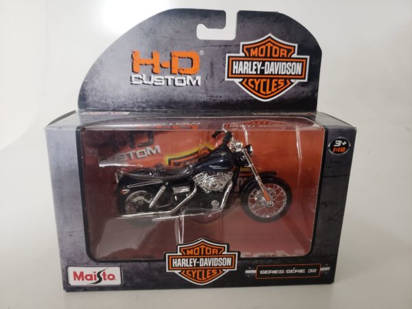 Maisto Harley Davidson H-D Custom 2006 FXDBI Dyna Street Bob Die-Cast Motorcycle 1:18 Series 32
