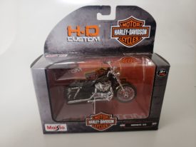 Maisto Harley Davidson H-D Custom 2013 XL 1200V Seventy-Two Die-Cast Motorcycle 1:18 Series 33