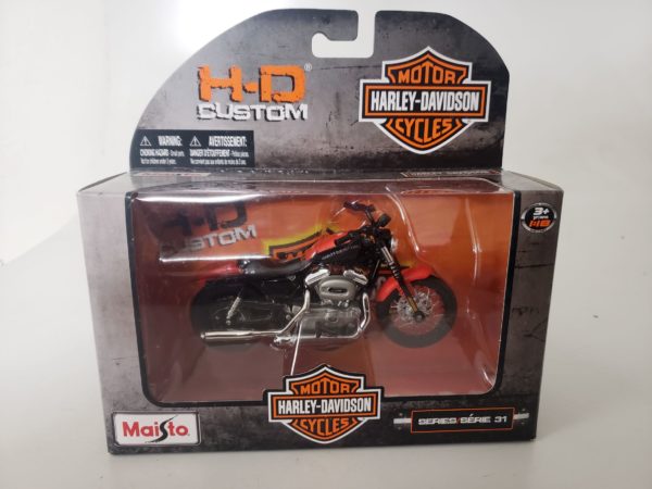 Maisto Harley Davidson H-D Custom 2007 XL 1200N Nightster Die-Cast Motorcycle 1:18 Series 31