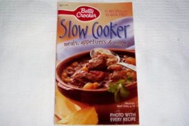 Betty Crocker Slow Cooker -- Meals, Appetizers & More! -- 11 Recipes with 10 Min Prep (Cookbook Paperback)