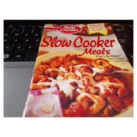 Betty Crocker Slow Cooker Meals #159 (Cookbook Paperback)