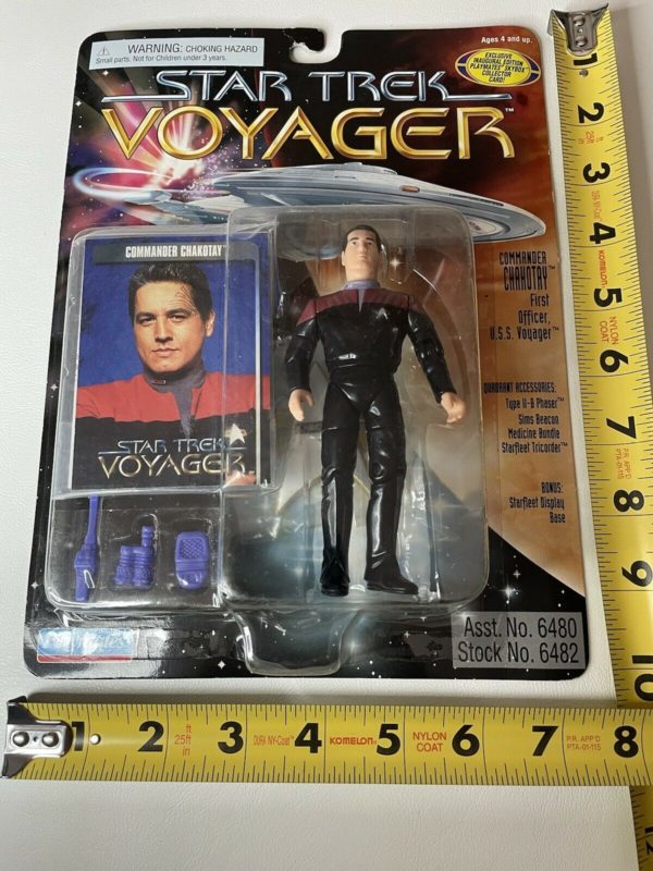 Vintage 1995 Star Trek Voyager Figure w/Accessories - Commander Chakoty