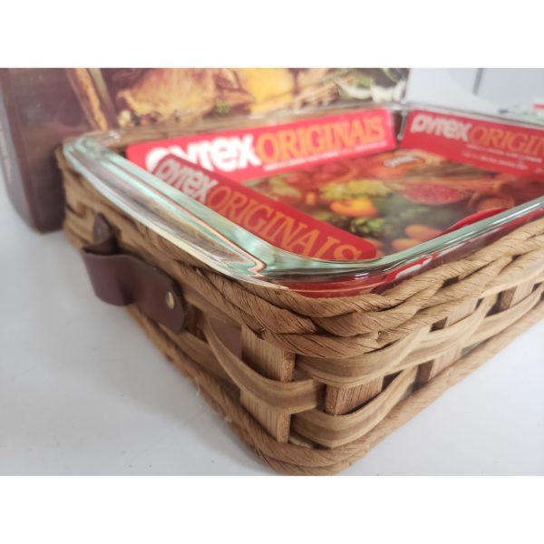Pyrex Baker in a Basket 3 QT Casserole Dish w/Woven Basket Leather Handles  #2330