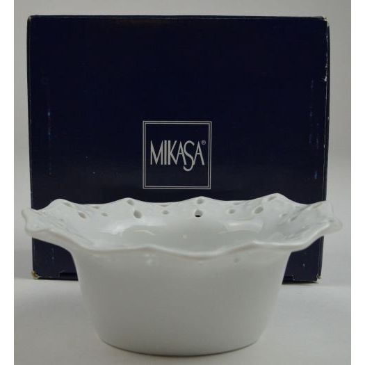 Mikasa Ruffled Bowl, 5.5" From the Ruffles Collection - RL027/252