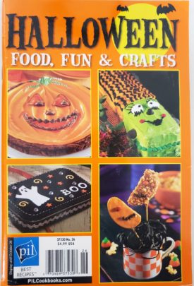 Halloween Food, Fun & Crafts Vol. 8 No. 26 (2010) (Publications International Best Recipes) (Small Format Staple Bound)