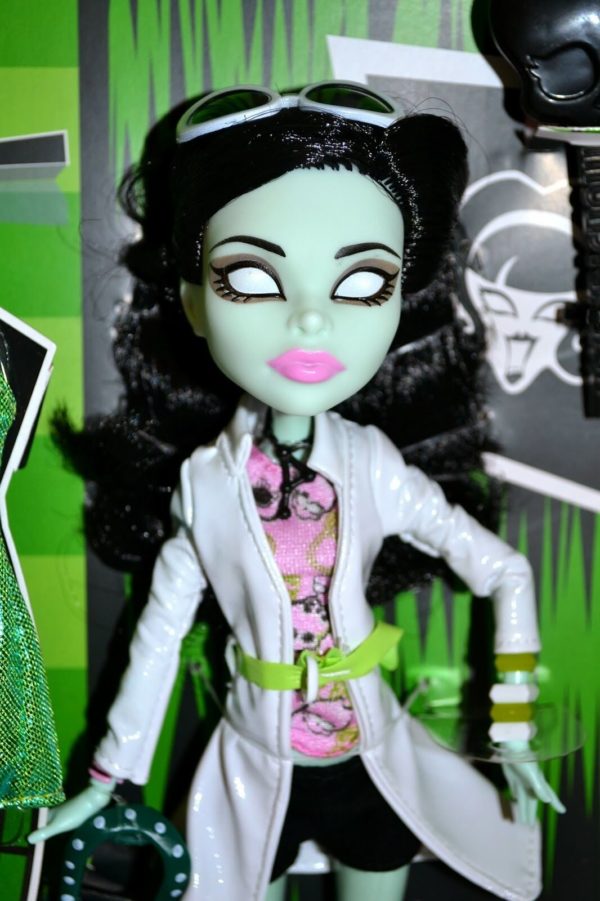 Monster High Scarah Screams Daughter of The Banshee Doll 10.5"