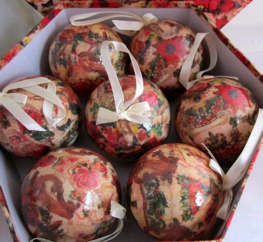 1999 Avon Victorian Romance Collage Decoupage Ball Ornaments In Hexagon Box