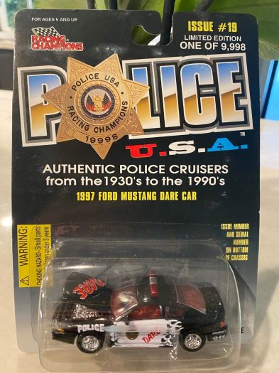 1998 Racing Champions Police 1997 Ford Mustang DARE Car #19 Diecast 1:56 Scale