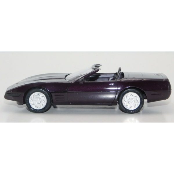 #6577 1992 Chevy Corvette Convertible Black Rose Metallic 1/25 Scale Plastic Promo Model Car, Fully Assembled