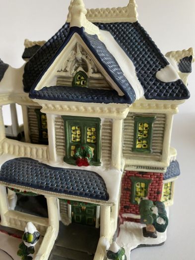 Home Accents Holiday Canterbury Lane Victorian Porcelain House #987018