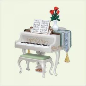 2005 Hallmark Keepsake Ornament Holiday Serenade Plays "Fur Elise" by Beethoven