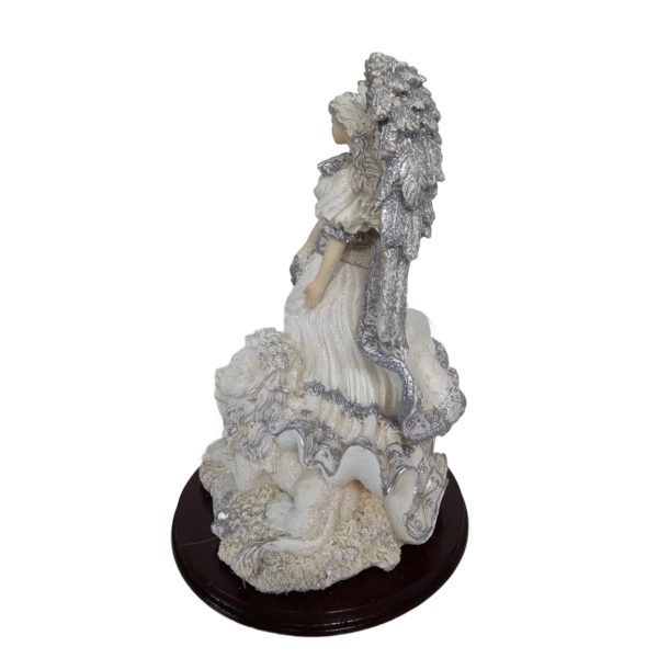 Vintage 2000 Lincolnshire Sparkle Angel w/ Lion and Lamb Resin Figurine 10 Inch