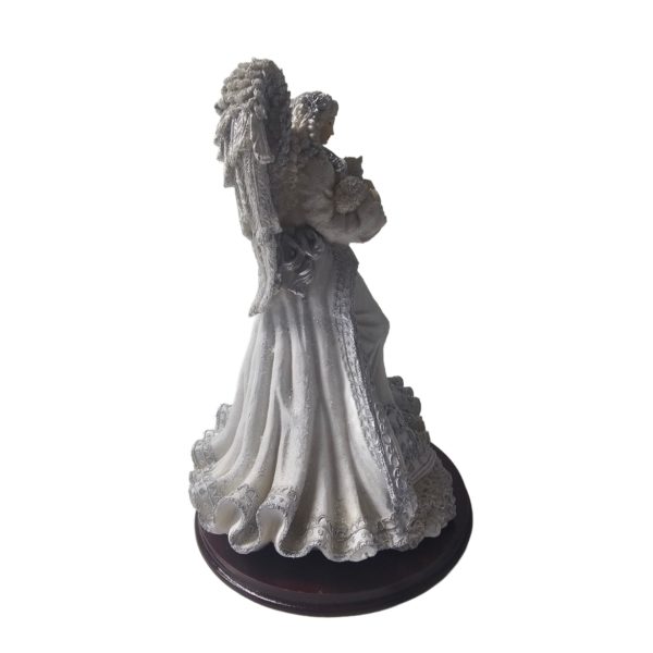 Vintage 2000 Lincolnshire Sparkle Angel w/ Deer and Lamb Resin Figurine 10 Inch