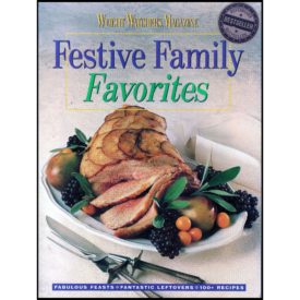 Weight Watchers Magazine: Festive Family Favorites (Paperback)